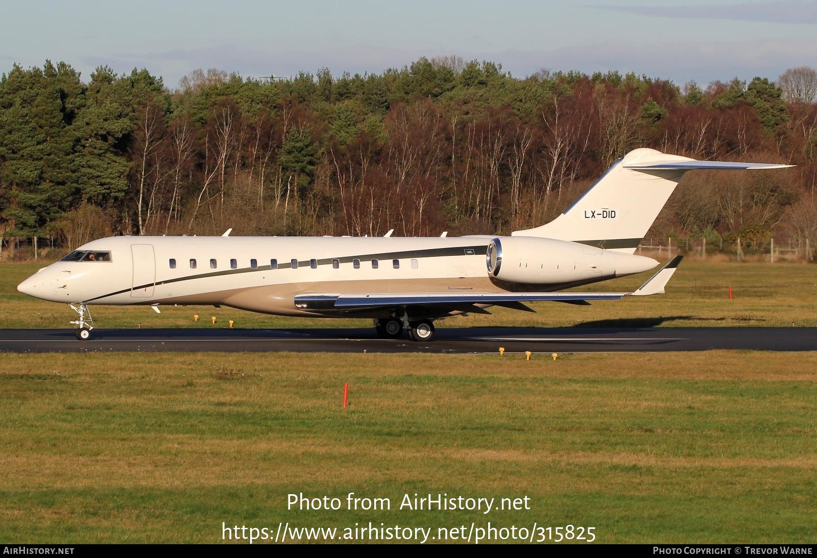 Aircraft Photo of LX-DID | Bombardier Global Express XRS (BD-700-1A10) | AirHistory.net #315825