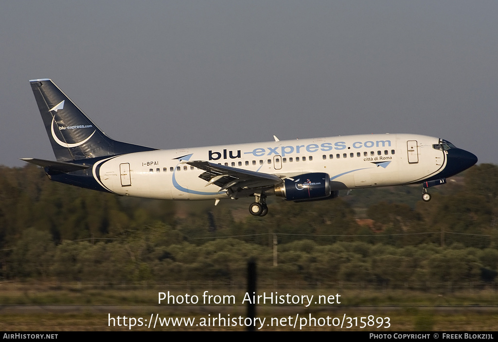 Aircraft Photo of I-BPAI | Boeing 737-31S | Blu-Express | AirHistory.net #315893