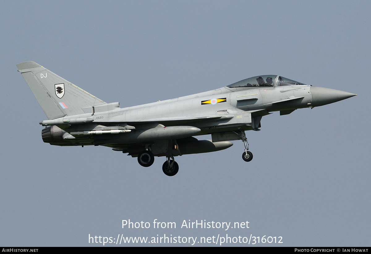 Aircraft Photo of ZJ935 | Eurofighter EF-2000 Typhoon FGR4 | UK - Air Force | AirHistory.net #316012