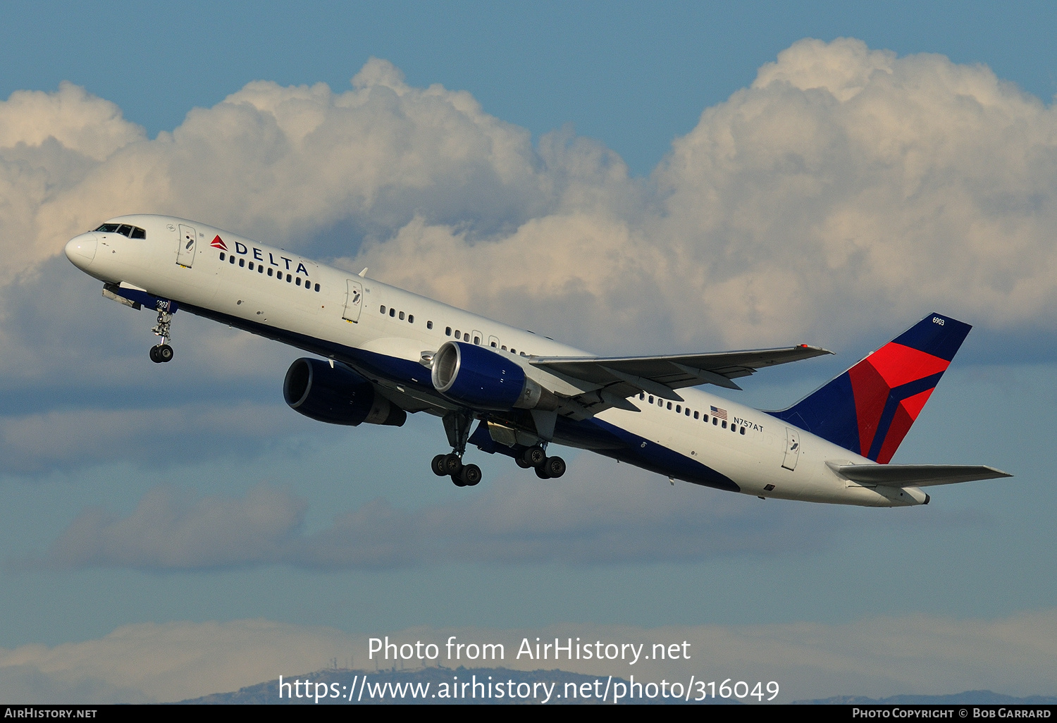 Aircraft Photo of N757AT | Boeing 757-212 | Delta Air Lines | AirHistory.net #316049