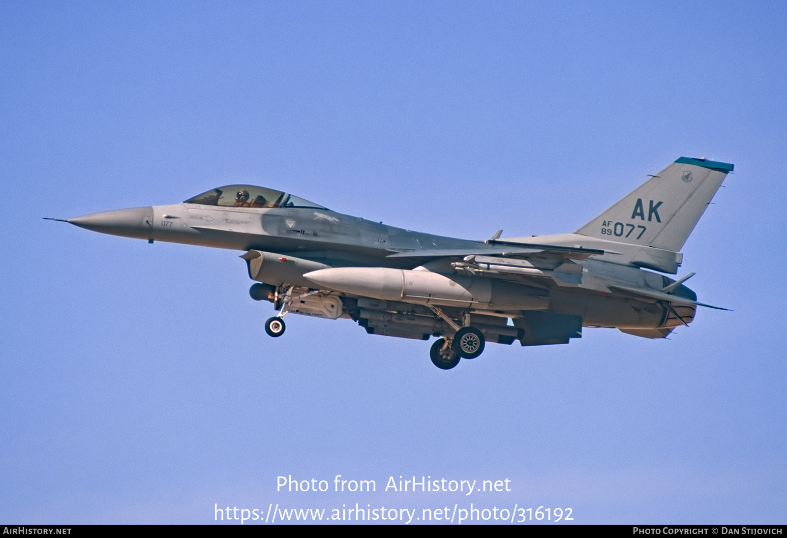 Aircraft Photo of 89-2077 / AF89-077 | General Dynamics F-16CM Fighting Falcon | USA - Air Force | AirHistory.net #316192