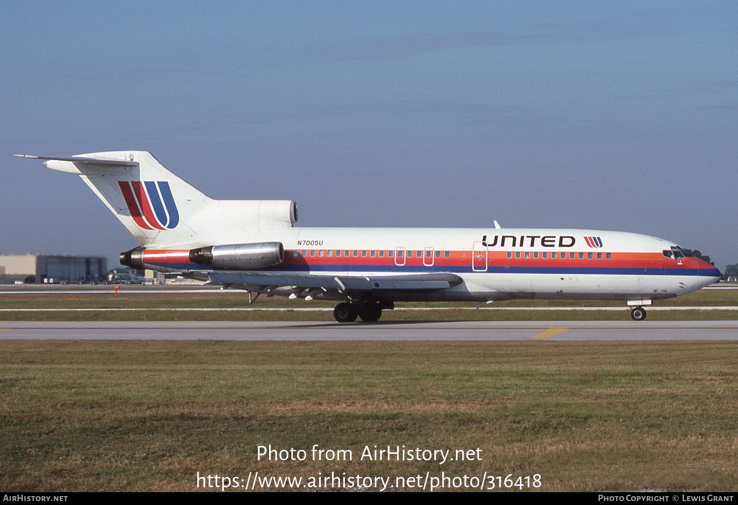 Aircraft Photo of N7005U | Boeing 727-22 | United Airlines | AirHistory.net #316418