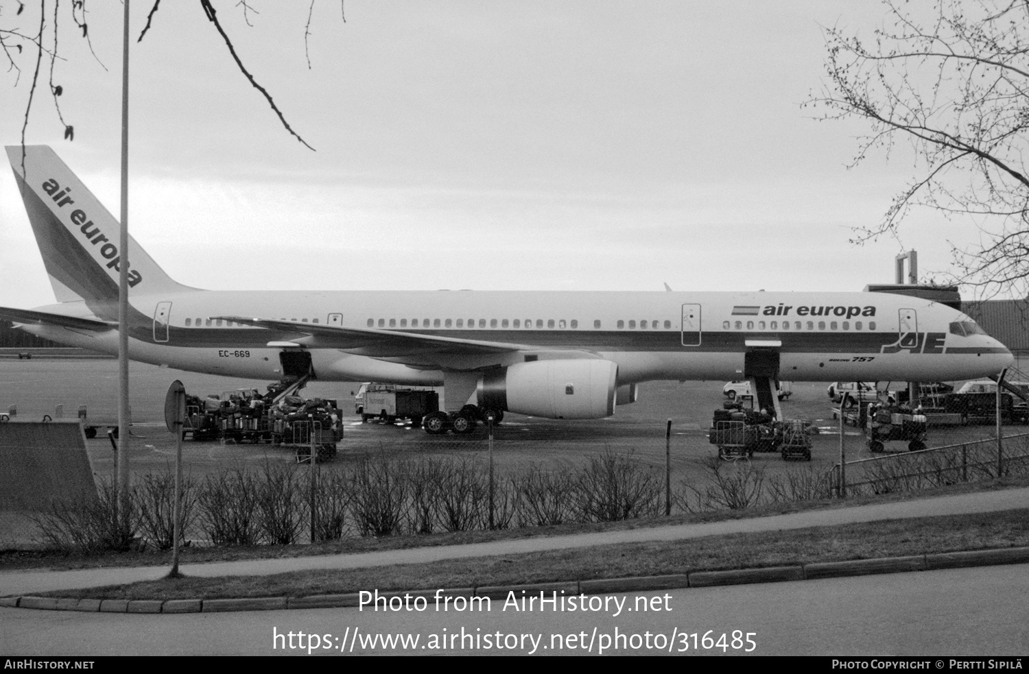 Aircraft Photo of EC-669 | Boeing 757-236 | Air Europa | AirHistory.net #316485