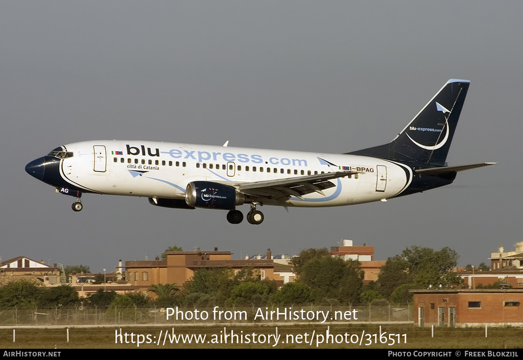 Aircraft Photo of I-BPAG | Boeing 737-31S | Blu-Express | AirHistory.net #316511