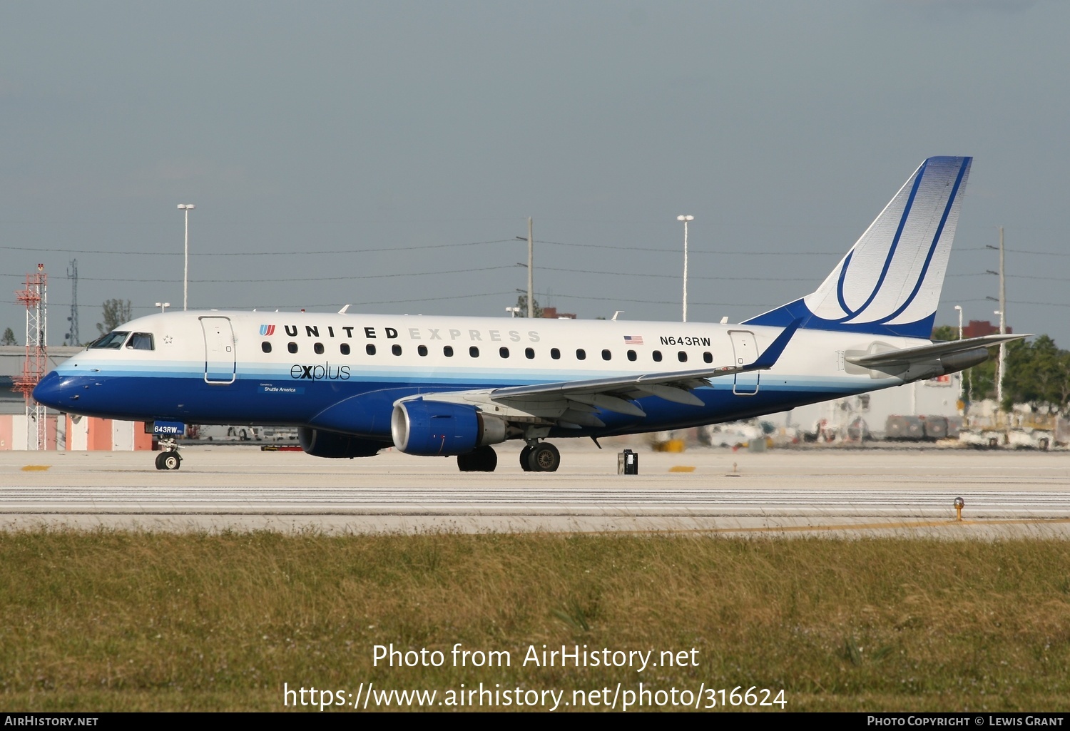 Aircraft Photo of N643RW | Embraer 170SE (ERJ-170-100SE) | United Express | AirHistory.net #316624