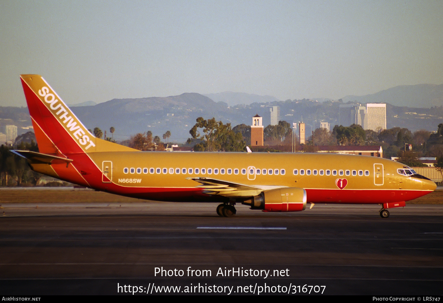 Aircraft Photo of N668SW | Boeing 737-3T5 | Southwest Airlines | AirHistory.net #316707