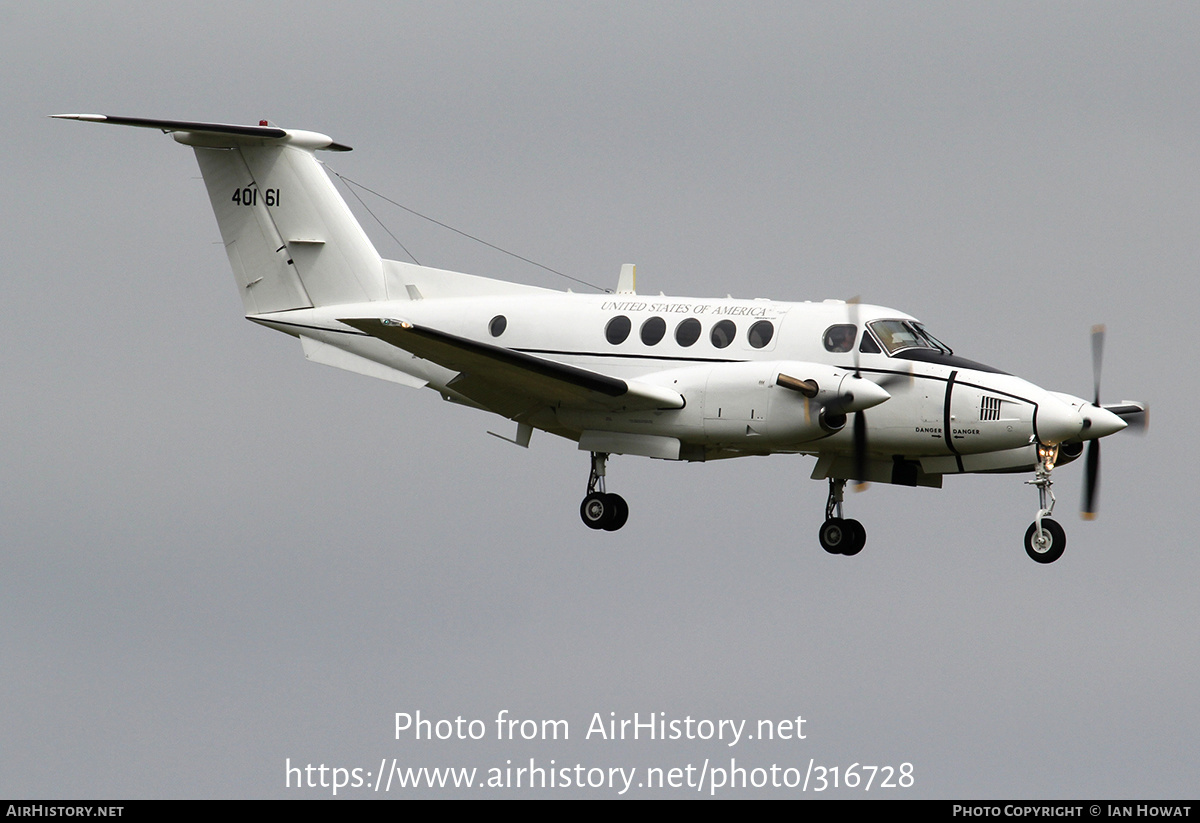 Aircraft Photo of 84-0161 / 40161 | Beech C-12U Huron (B200C) | USA - Army | AirHistory.net #316728