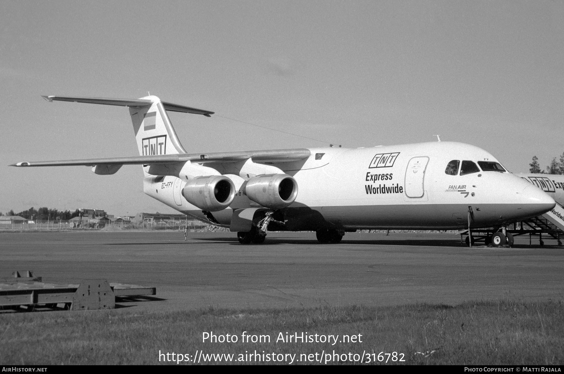 Aircraft Photo of EC-FFY | British Aerospace BAe-146-300QT Quiet Trader | TNT Express | AirHistory.net #316782