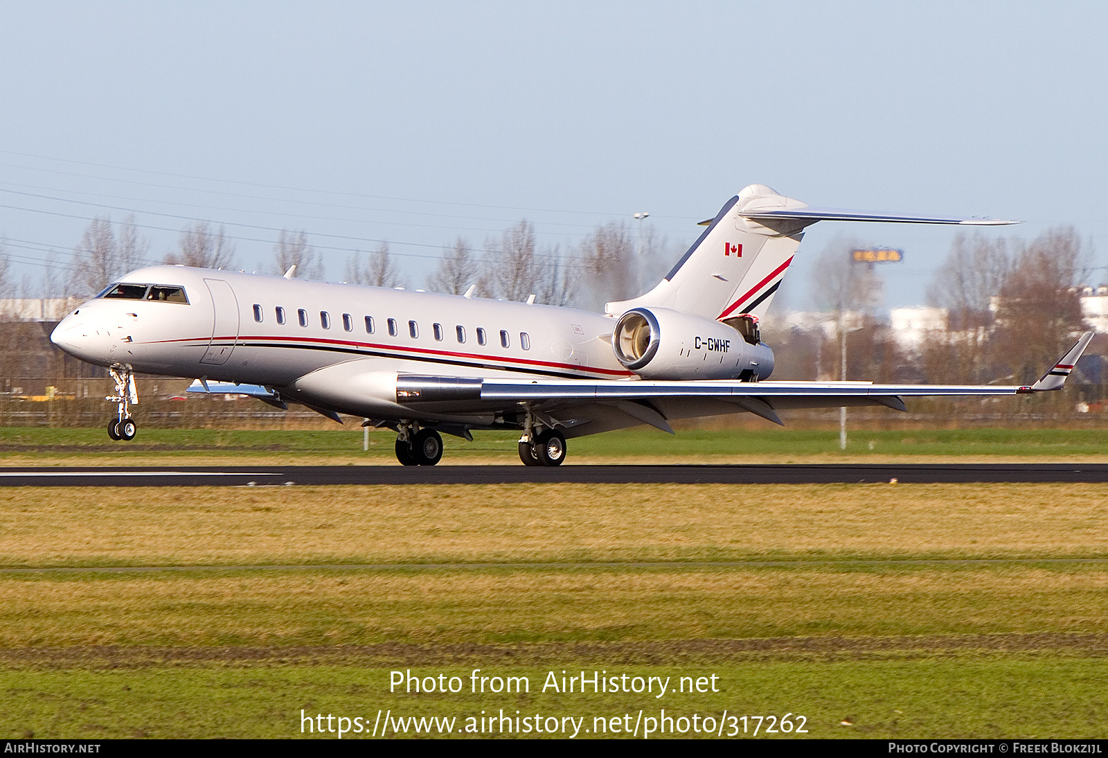 Aircraft Photo of C-GWHF | Bombardier Global Express XRS (BD-700-1A10) | AirHistory.net #317262