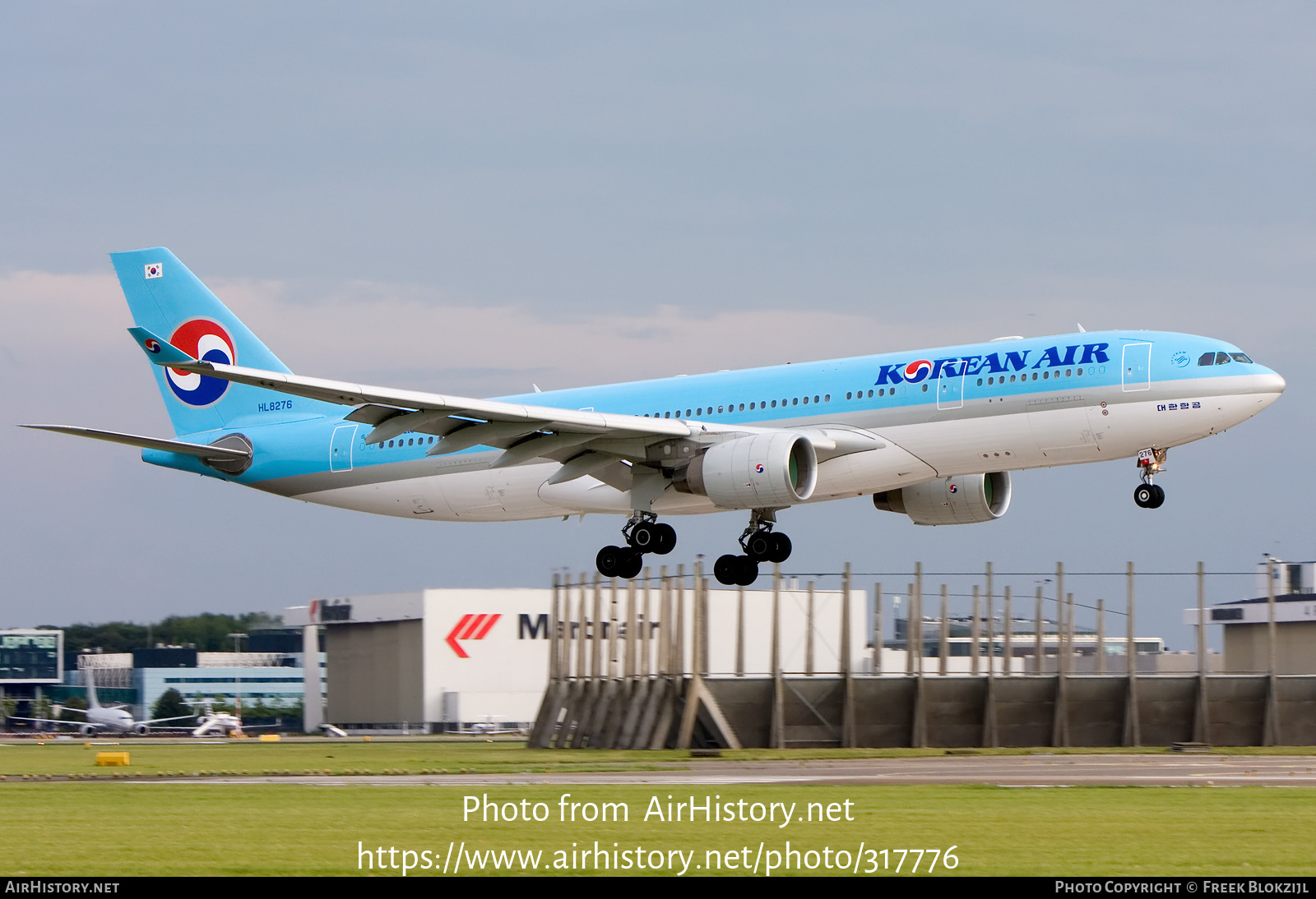 Aircraft Photo of HL8276 | Airbus A330-223 | Korean Air | AirHistory.net #317776