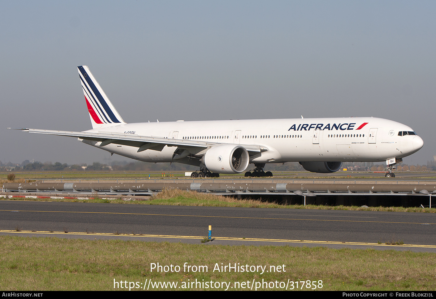 Aircraft Photo of F-GSQU | Boeing 777-328/ER | Air France | AirHistory.net #317858