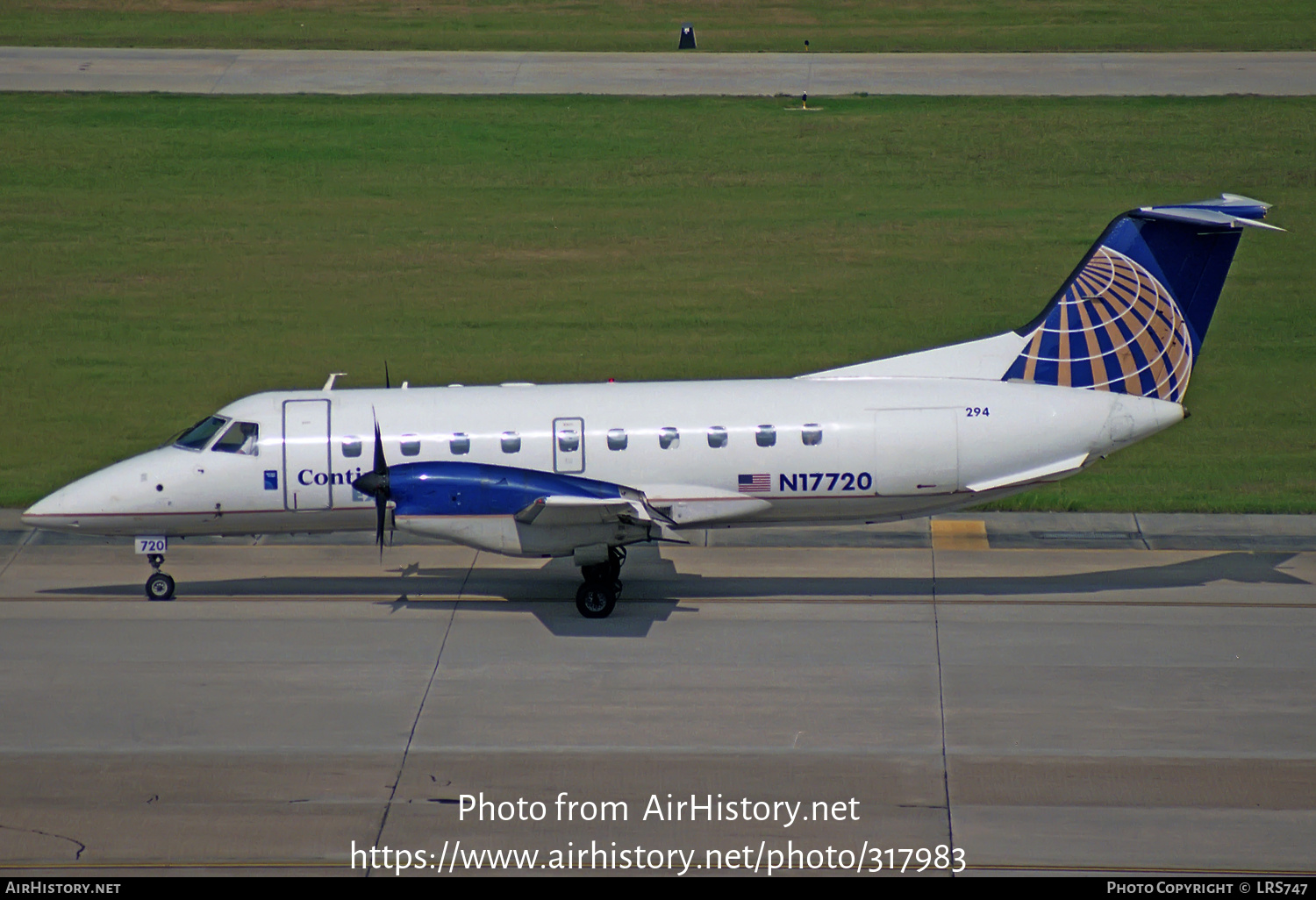 Aircraft Photo of N17720 | Embraer EMB-120RT Brasilia | Continental Express | AirHistory.net #317983