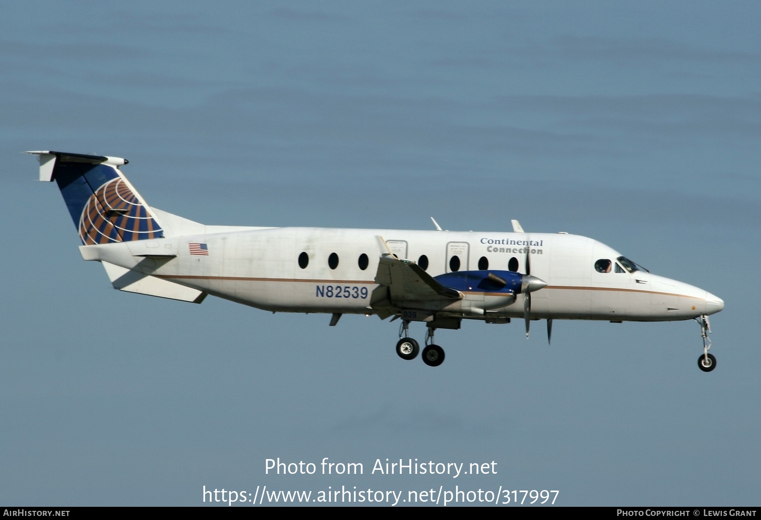 Aircraft Photo of N82539 | Beech 1900D | Continental Connection | AirHistory.net #317997