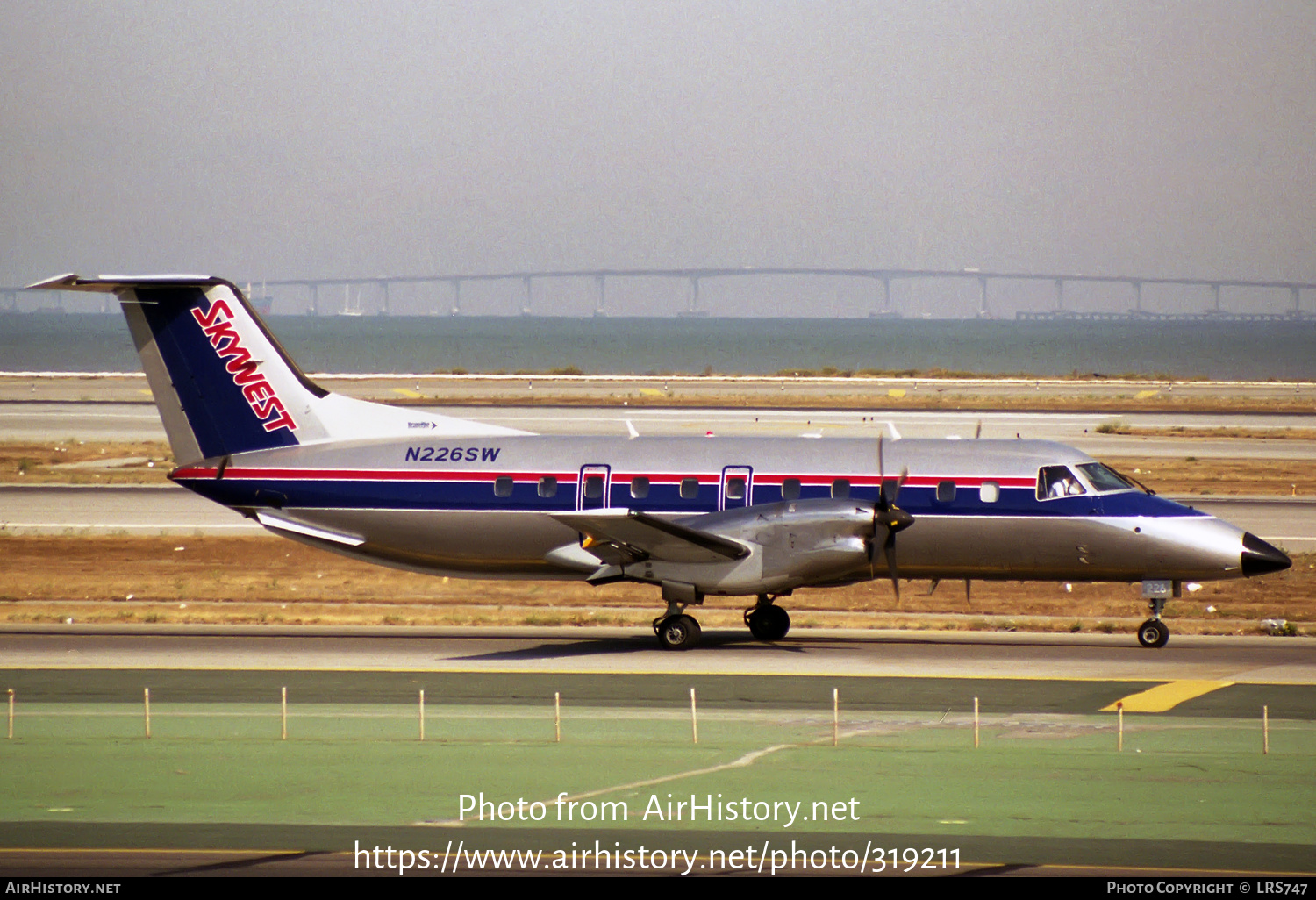 Aircraft Photo of N226SW | Embraer EMB-120ER Brasilia | SkyWest Airlines | AirHistory.net #319211