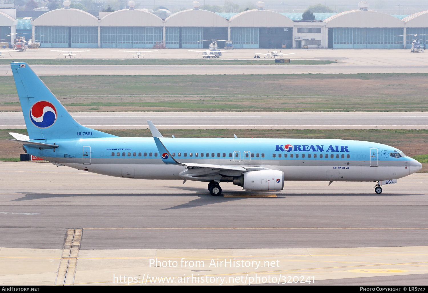 Aircraft Photo of HL7561 | Boeing 737-8B5 | Korean Air | AirHistory.net #320241