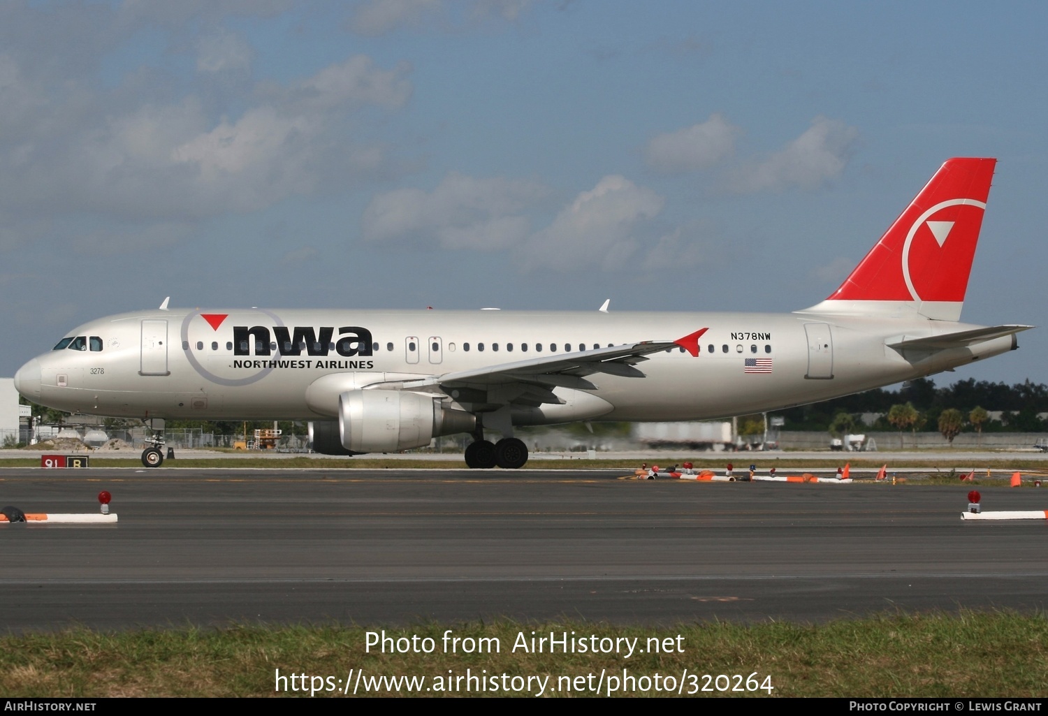 Aircraft Photo of N378NW | Airbus A320-211 | Northwest Airlines | AirHistory.net #320264