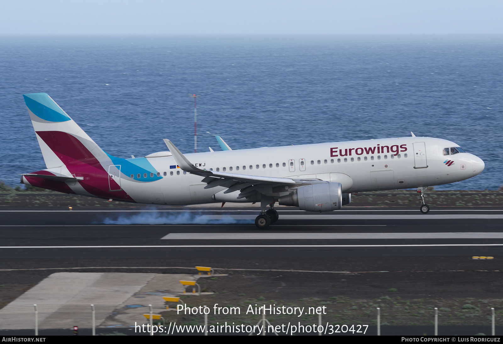 Aircraft Photo of D-AEWJ | Airbus A320-214 | Eurowings | AirHistory.net #320427