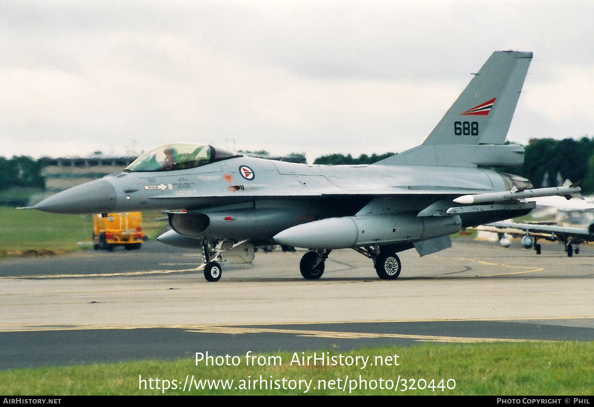 Aircraft Photo of 688 | General Dynamics F-16AM Fighting Falcon ...