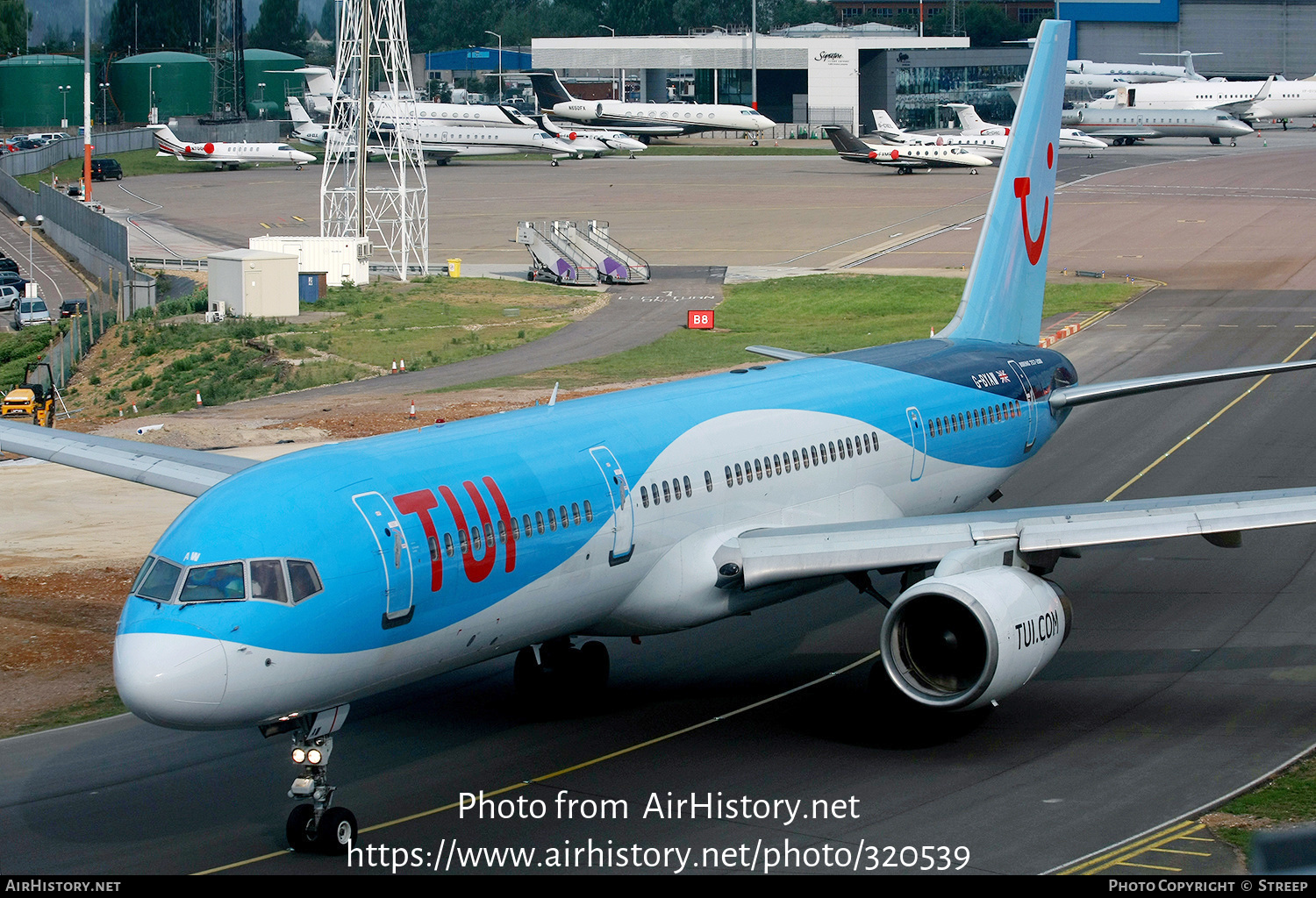 Aircraft Photo of G-BYAW | Boeing 757-204 | TUI | AirHistory.net #320539