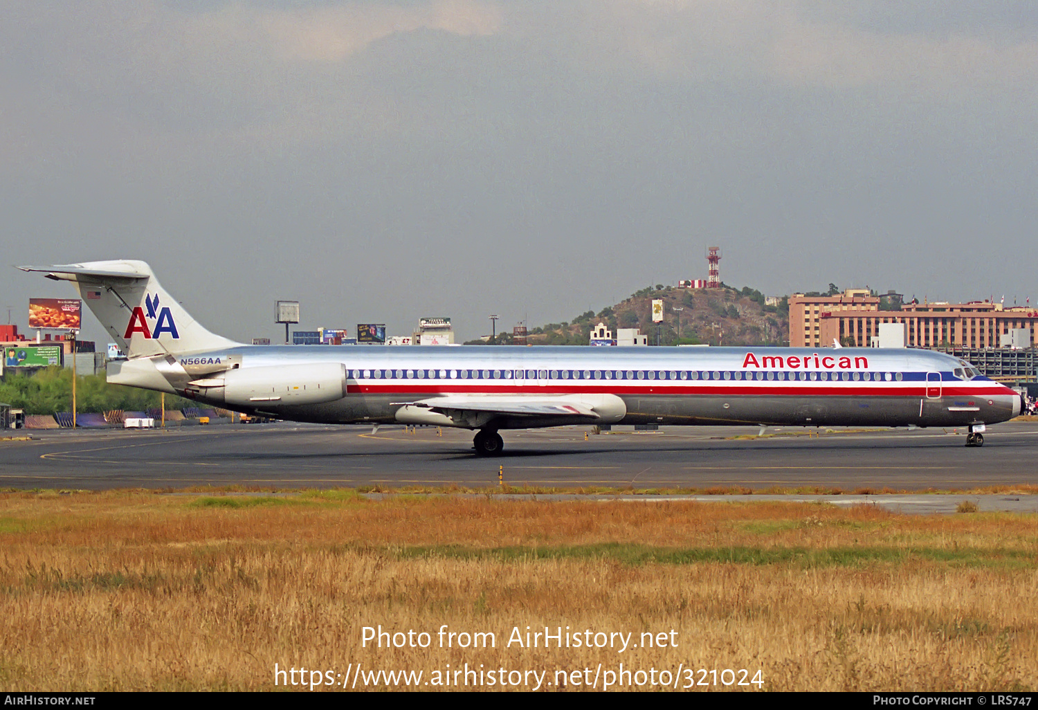 Aircraft Photo of N566AA | McDonnell Douglas MD-83 (DC-9-83) | American Airlines | AirHistory.net #321024