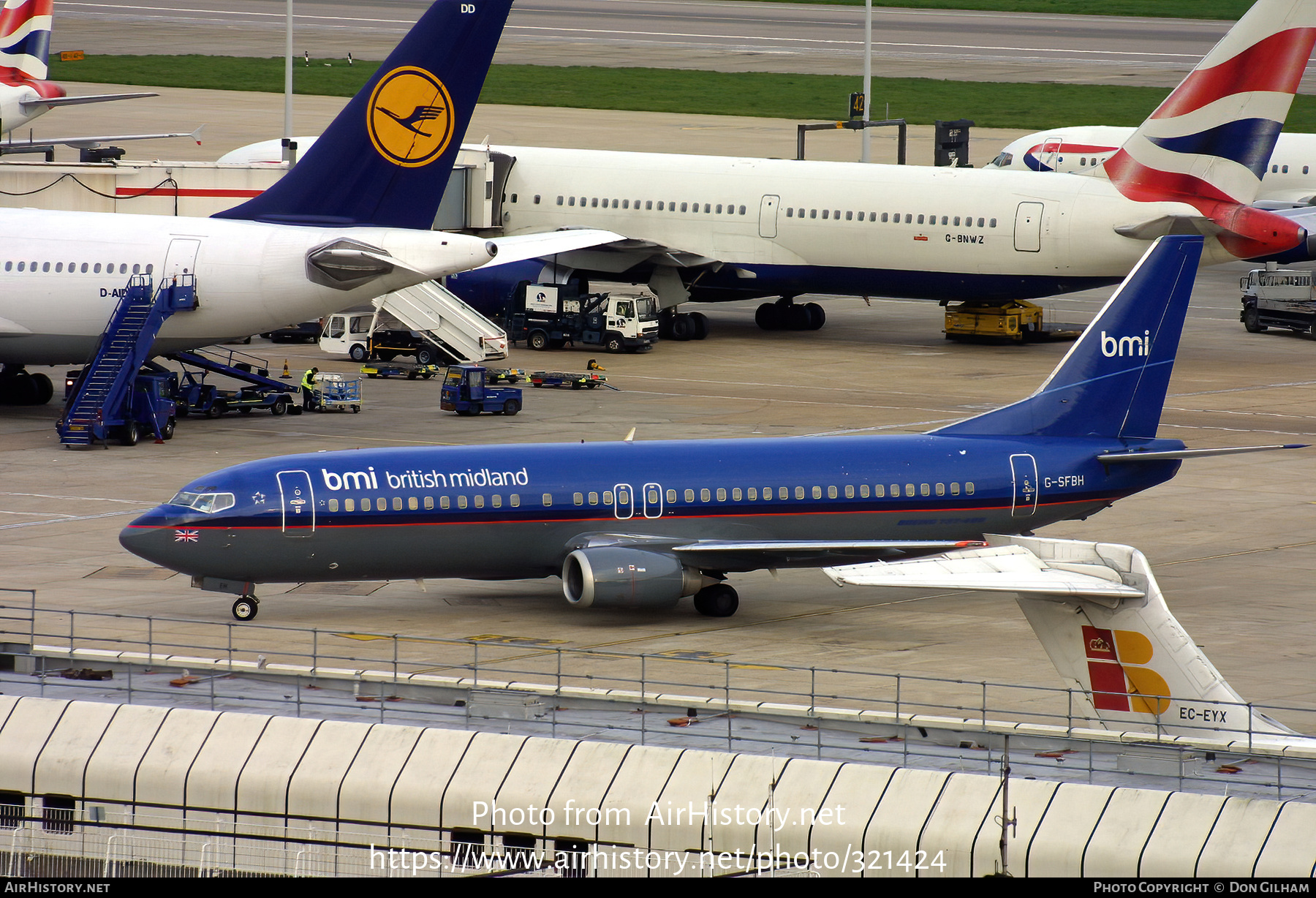 Aircraft Photo of G-SFBH | Boeing 737-46N | BMI - British Midland International | AirHistory.net #321424