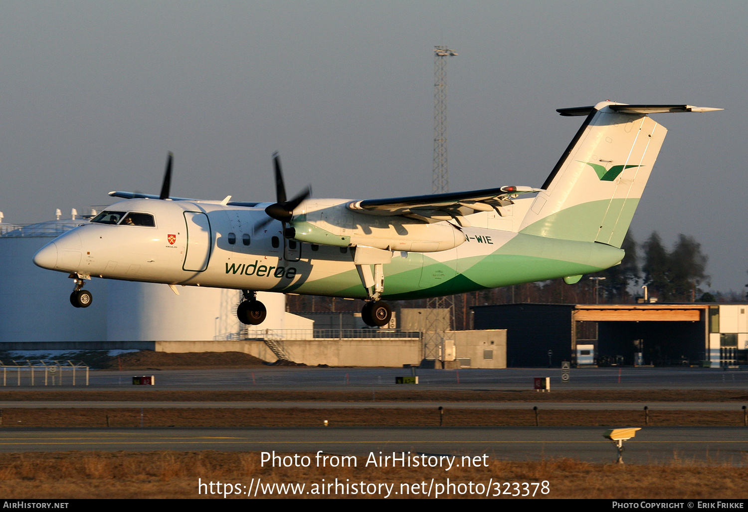 Aircraft Photo of LN-WIE | Bombardier DHC-8-103Q Dash 8 | Widerøe | AirHistory.net #323378