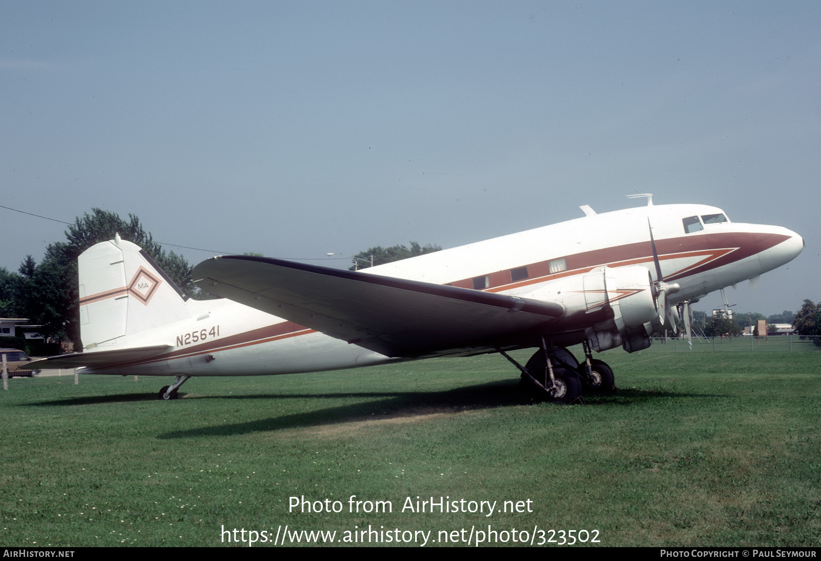 Aircraft Photo of N25641 | Douglas DC-3(C) | AirHistory.net #323502