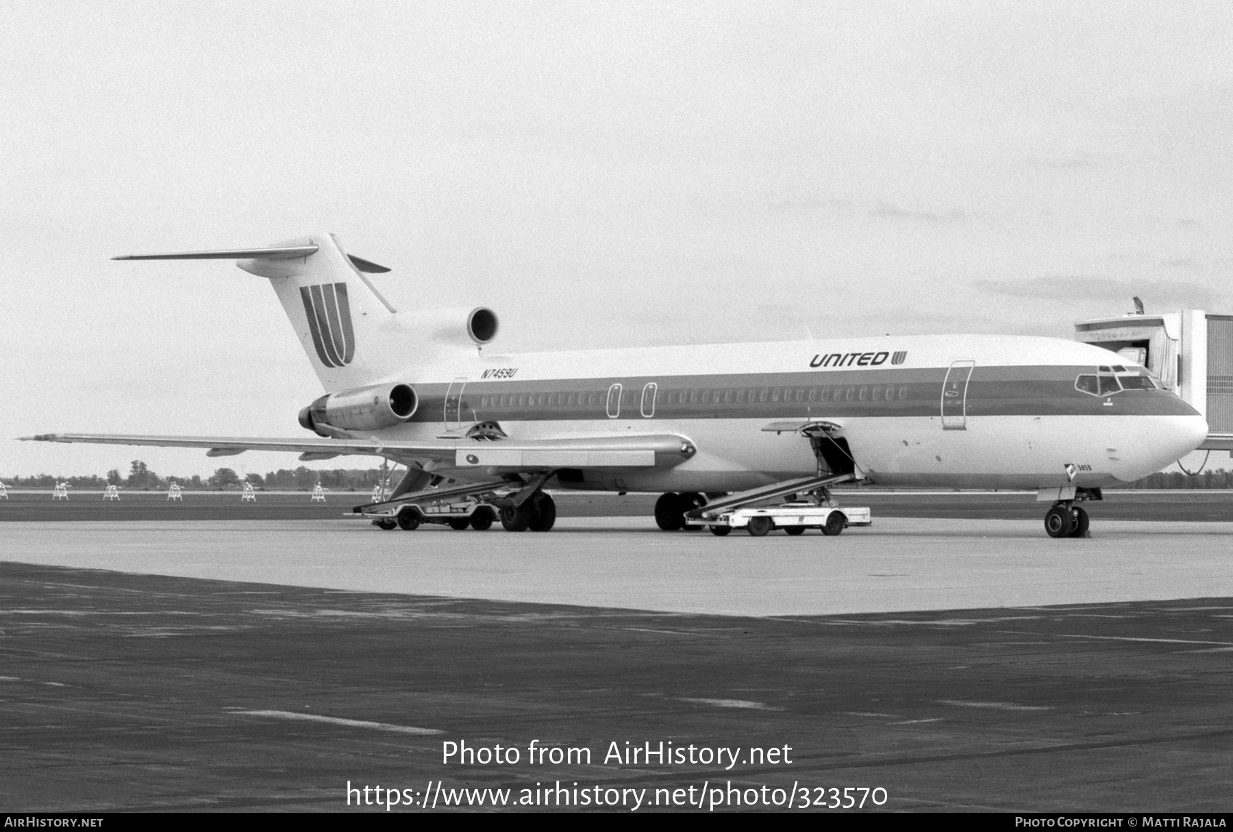 Aircraft Photo of N7459U | Boeing 727-222/Adv | United Airlines | AirHistory.net #323570