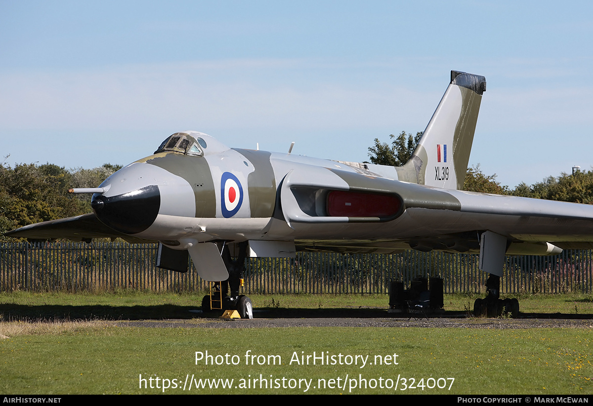 Aircraft Photo of XL319 | Avro 698 Vulcan B.2 | UK - Air Force | AirHistory.net #324007