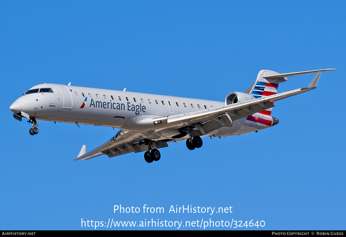 Aircraft Photo of N751SK | Bombardier CRJ-701ER (CL-600-2C10) | American Eagle | AirHistory.net #324640