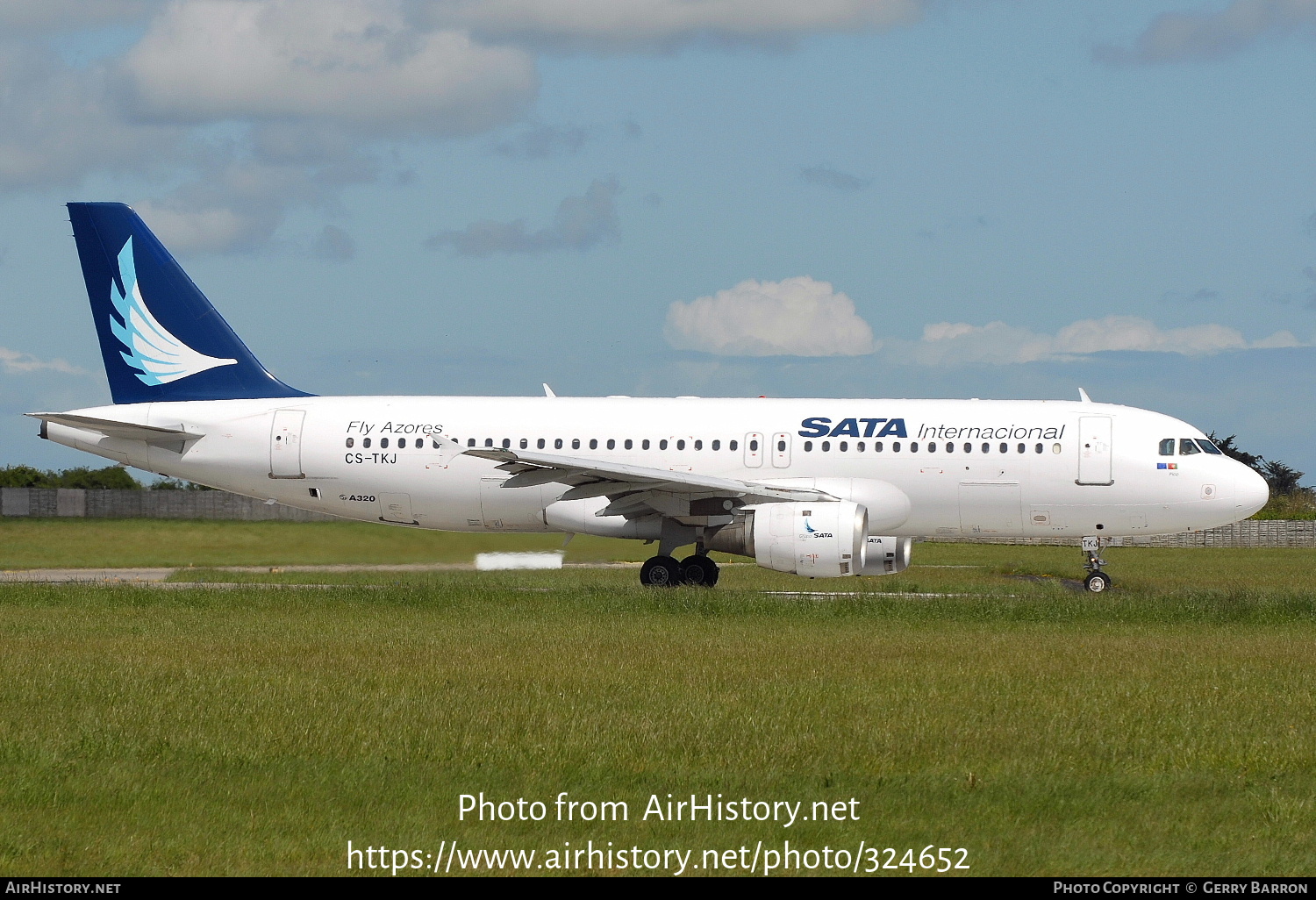 Aircraft Photo of CS-TKJ | Airbus A320-212 | SATA Internacional | AirHistory.net #324652