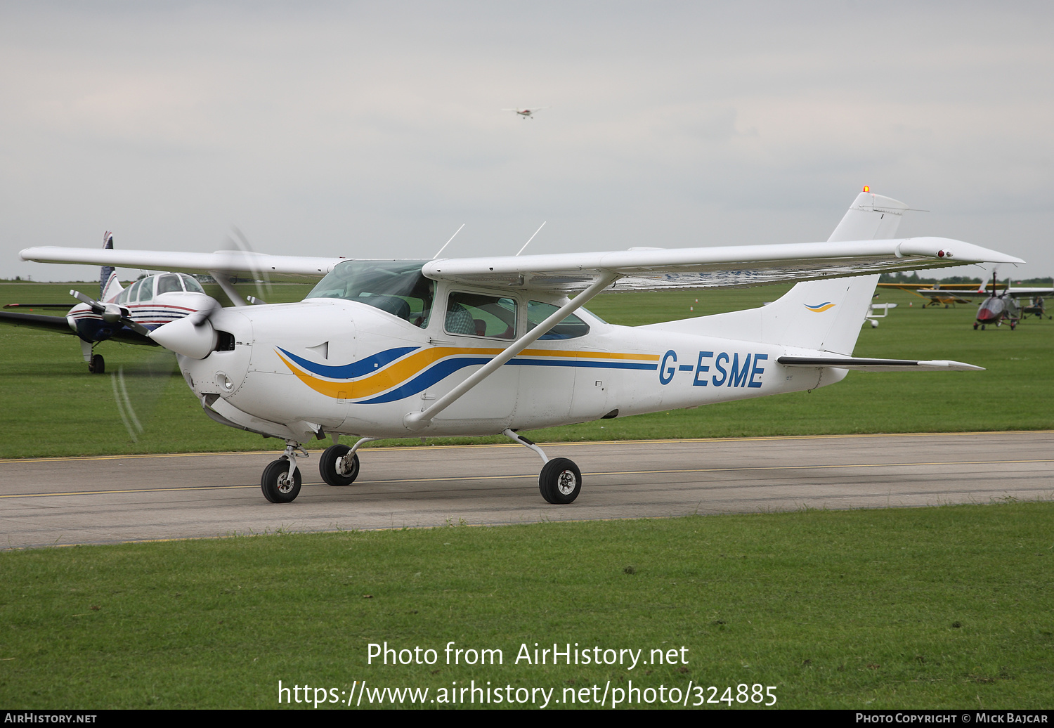 Aircraft Photo of G-ESME | Cessna R182 Skylane RG | AirHistory.net #324885