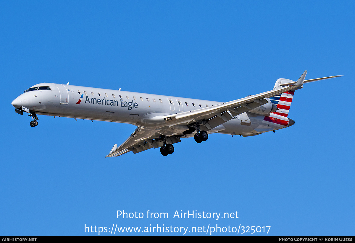 Aircraft Photo of N902FJ | Bombardier CRJ-900ER (CL-600-2D24) | American Eagle | AirHistory.net #325017