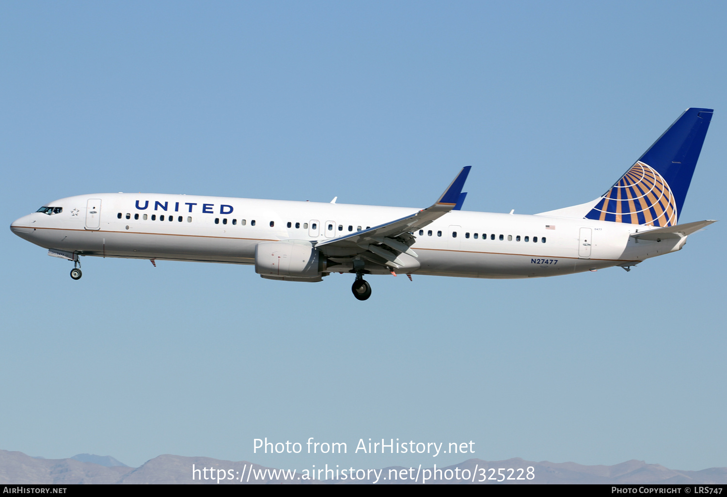 Aircraft Photo of N27477 | Boeing 737-924/ER | United Airlines | AirHistory.net #325228