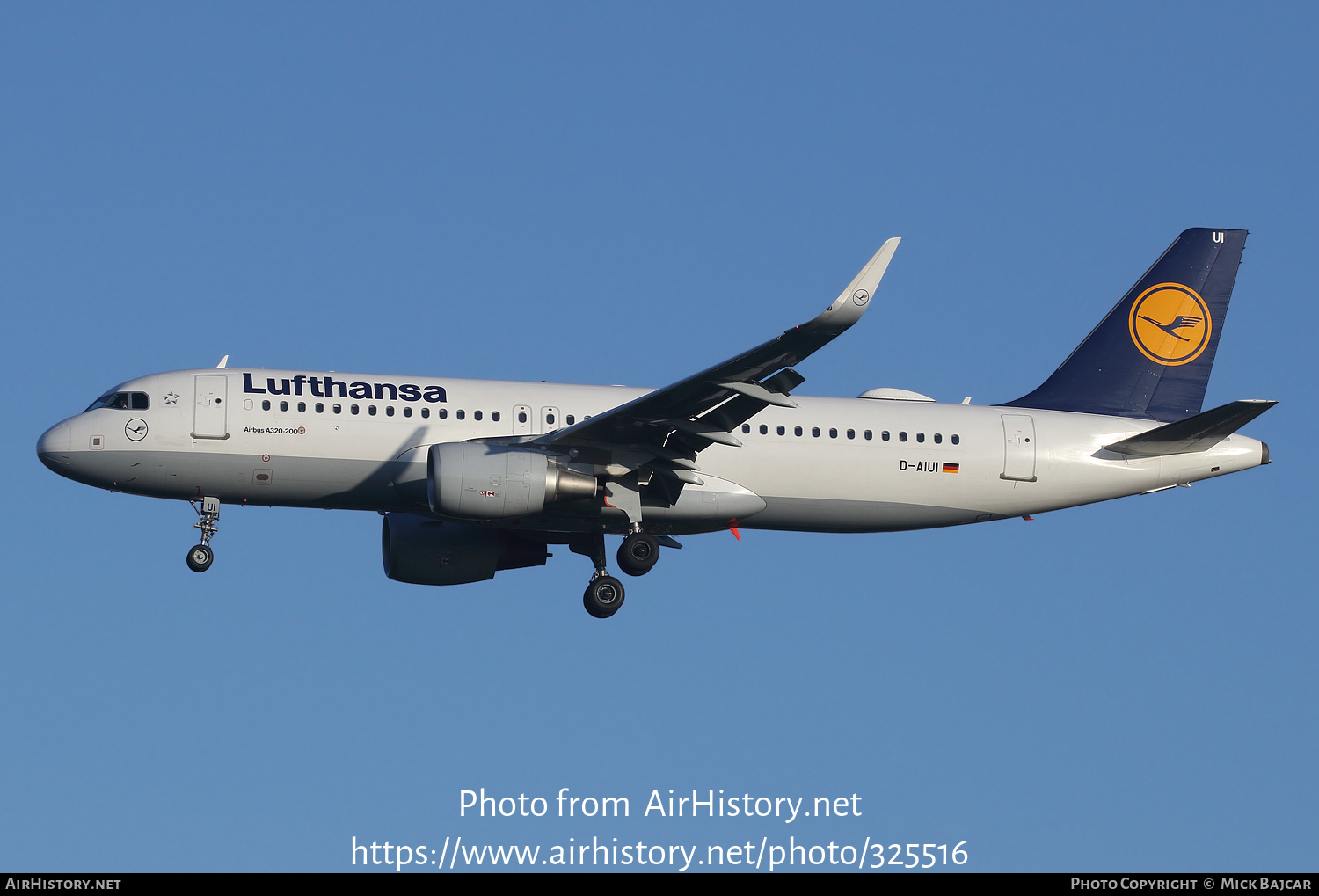 Aircraft Photo of D-AIUI | Airbus A320-214 | Lufthansa | AirHistory.net #325516