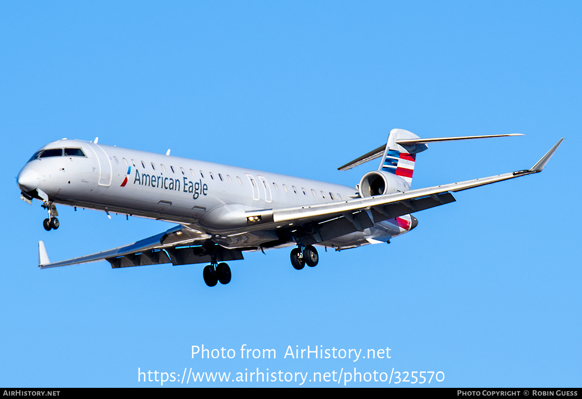 Aircraft Photo of N950LR | Bombardier CRJ-900ER (CL-600-2D24) | American Eagle | AirHistory.net #325570