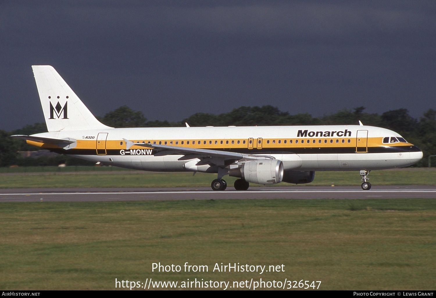 Aircraft Photo of G-MONW | Airbus A320-212 | Monarch Airlines | AirHistory.net #326547