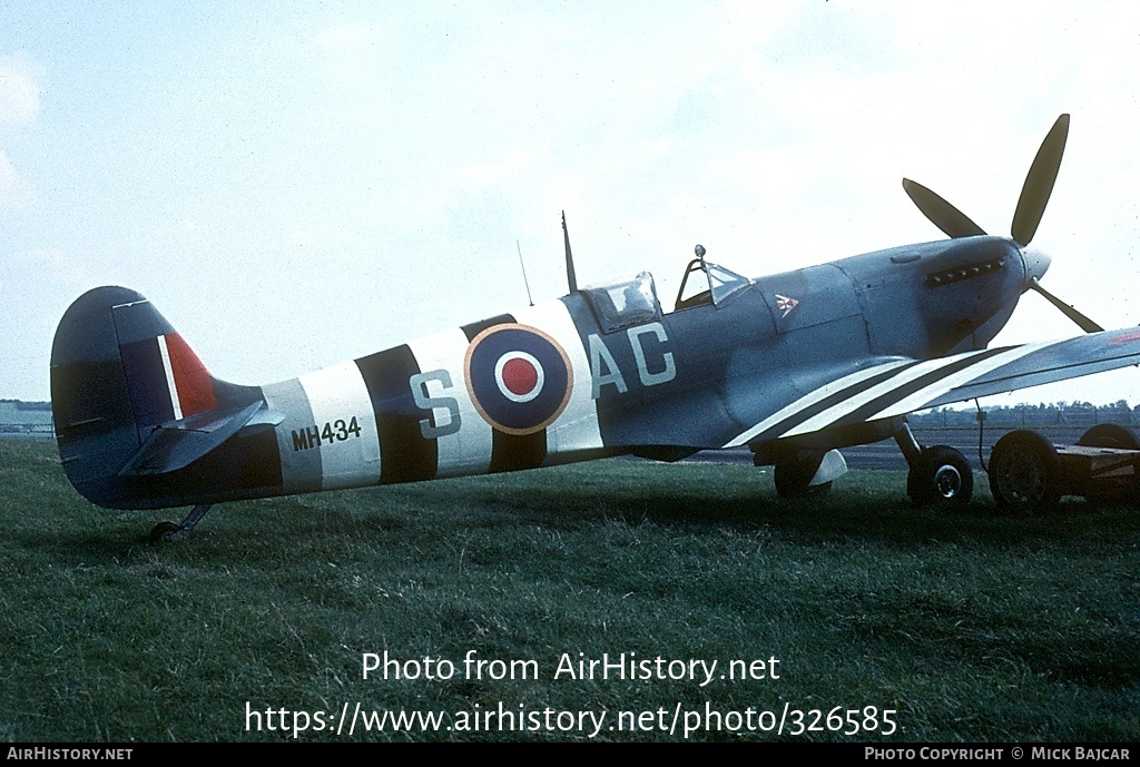 Aircraft Photo of G-ASJV / MH434 | Supermarine 361 Spitfire LF9B | UK - Air Force | AirHistory.net #326585