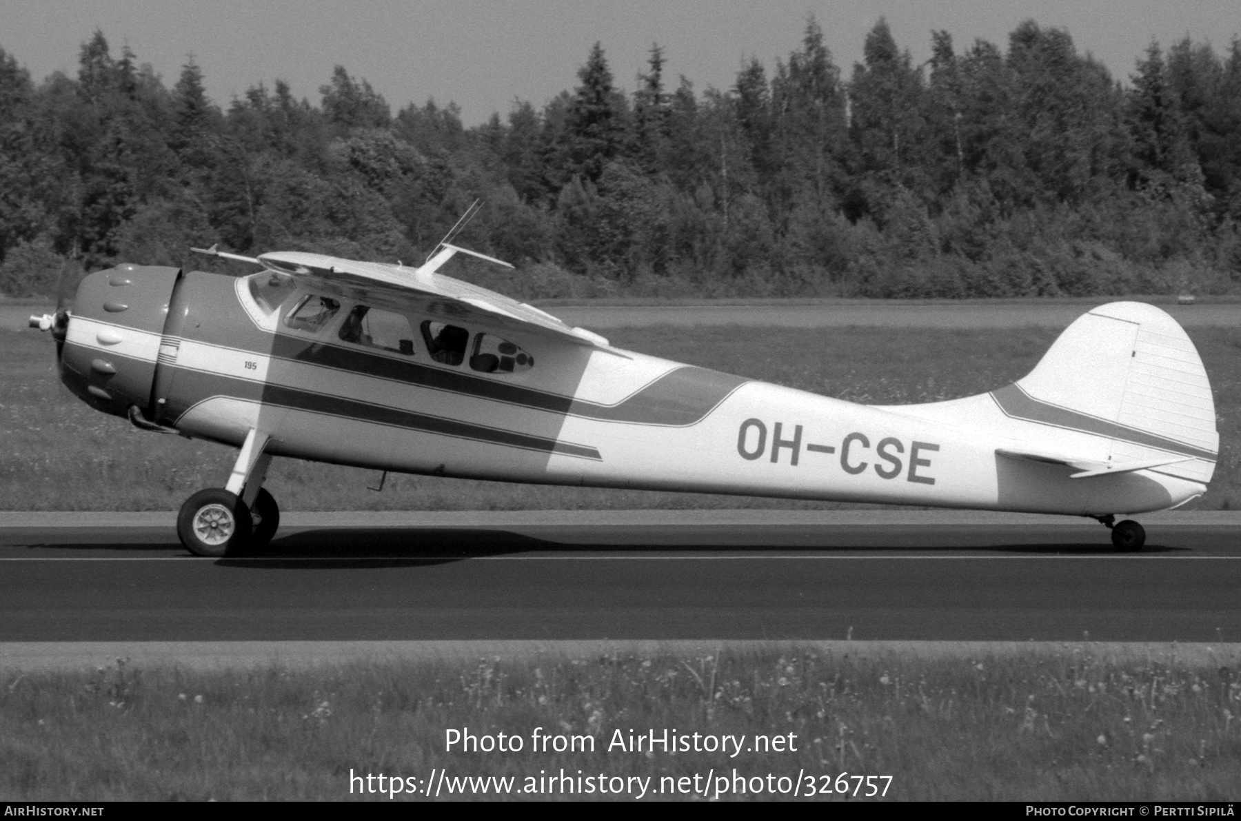 Aircraft Photo of OH-CSE | Cessna 195B | AirHistory.net #326757