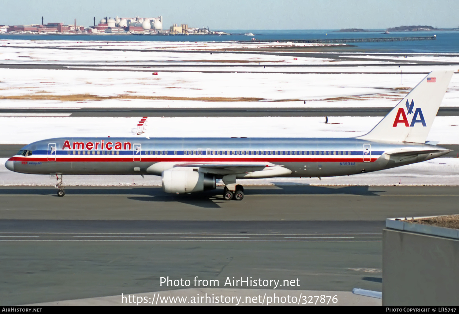 Aircraft Photo of N693AA | Boeing 757-223 | American Airlines | AirHistory.net #327876