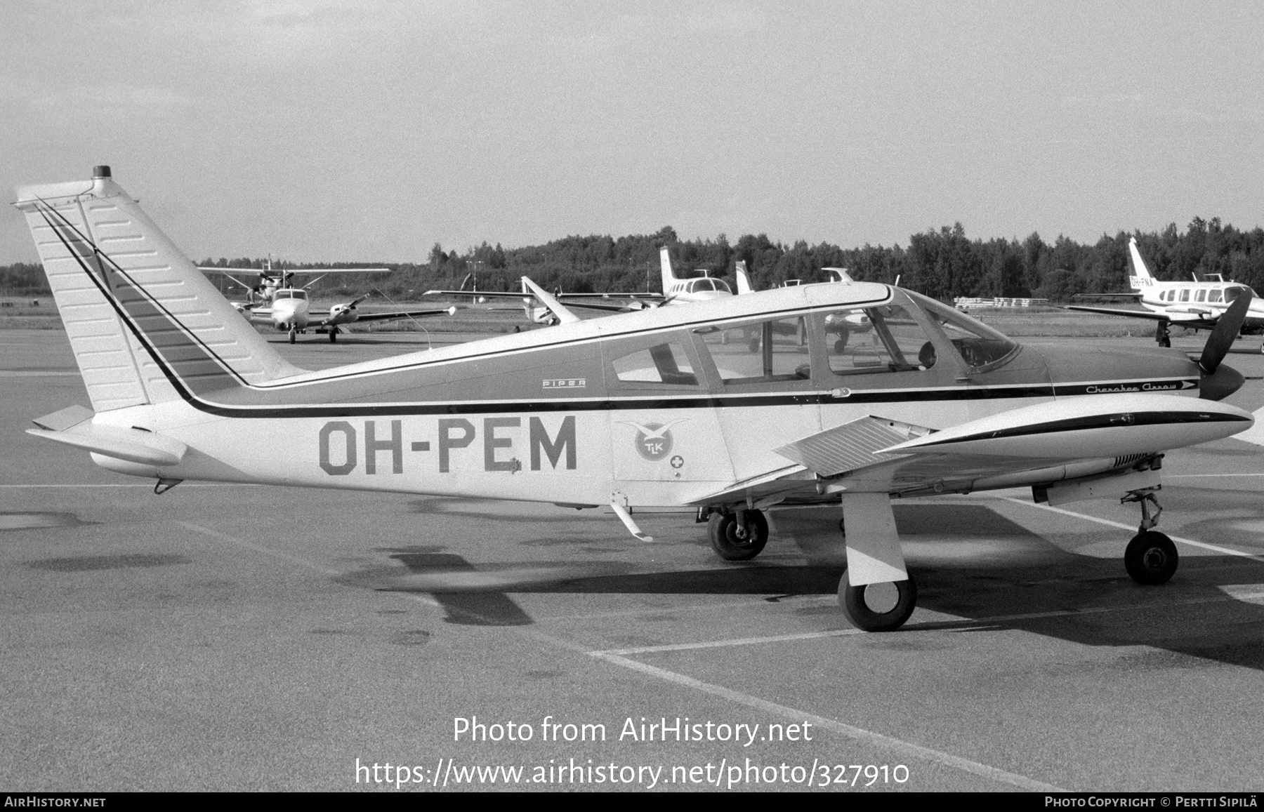 Aircraft Photo of OH-PEM | Piper PA-28R-180 Cherokee Arrow | Turun Lentokerho | AirHistory.net #327910