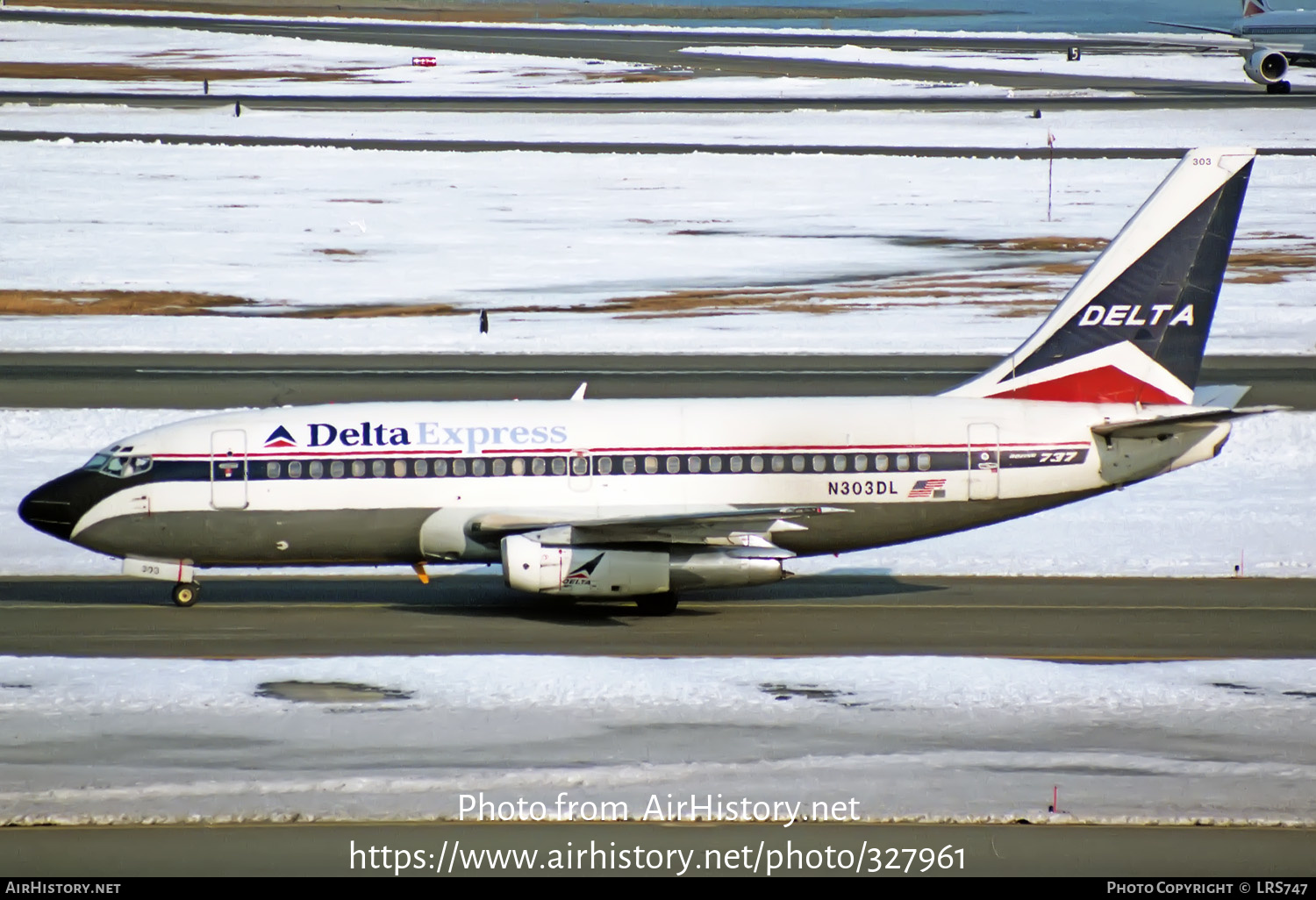 Aircraft Photo of N303DL | Boeing 737-232/Adv | Delta Express | AirHistory.net #327961