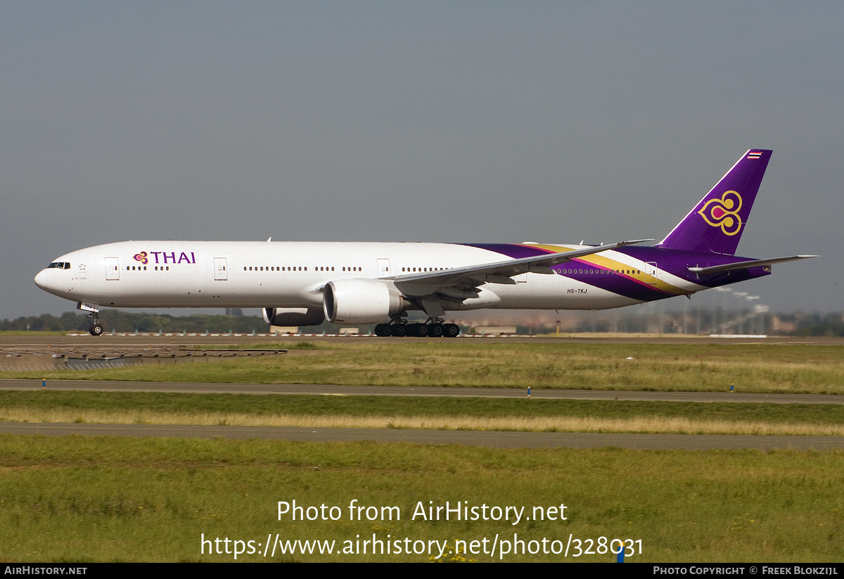 Aircraft Photo of HS-TKJ | Boeing 777-35R/ER | Thai Airways International | AirHistory.net #328031