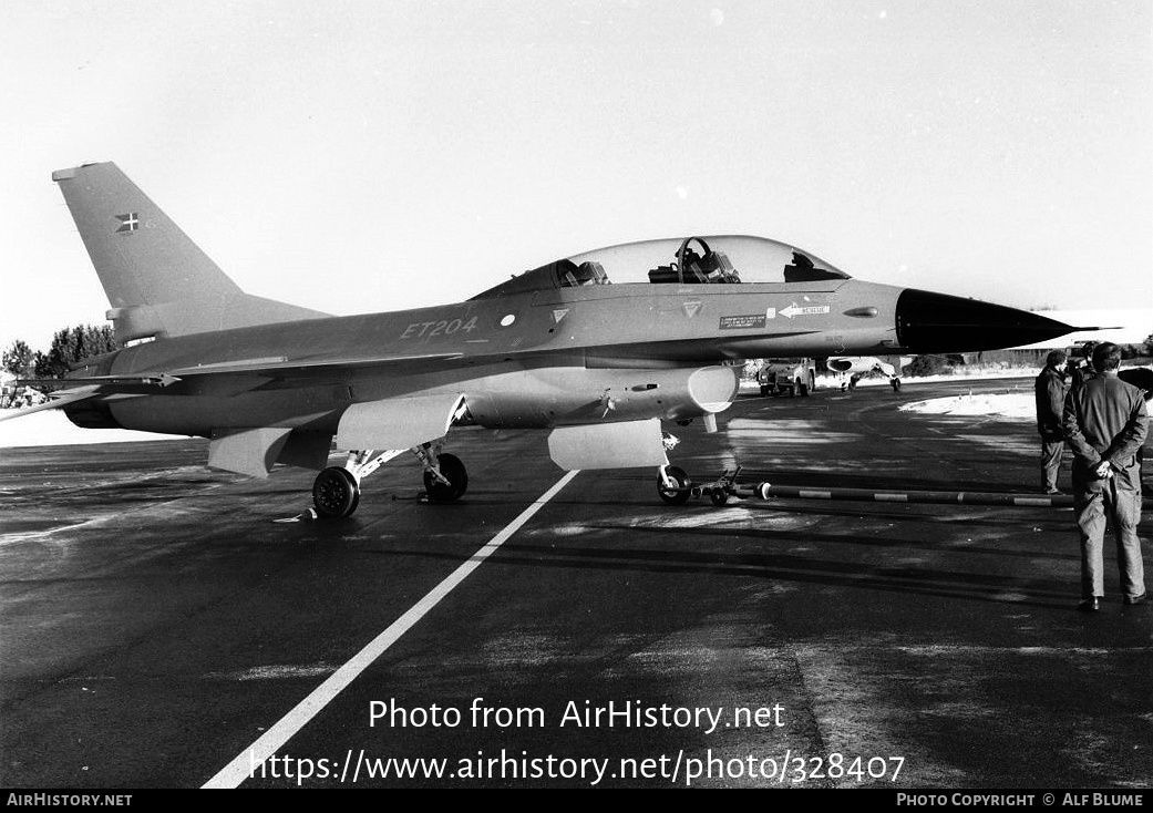 Aircraft Photo of ET-204 | General Dynamics F-16B Fighting Falcon | Denmark - Air Force | AirHistory.net #328407