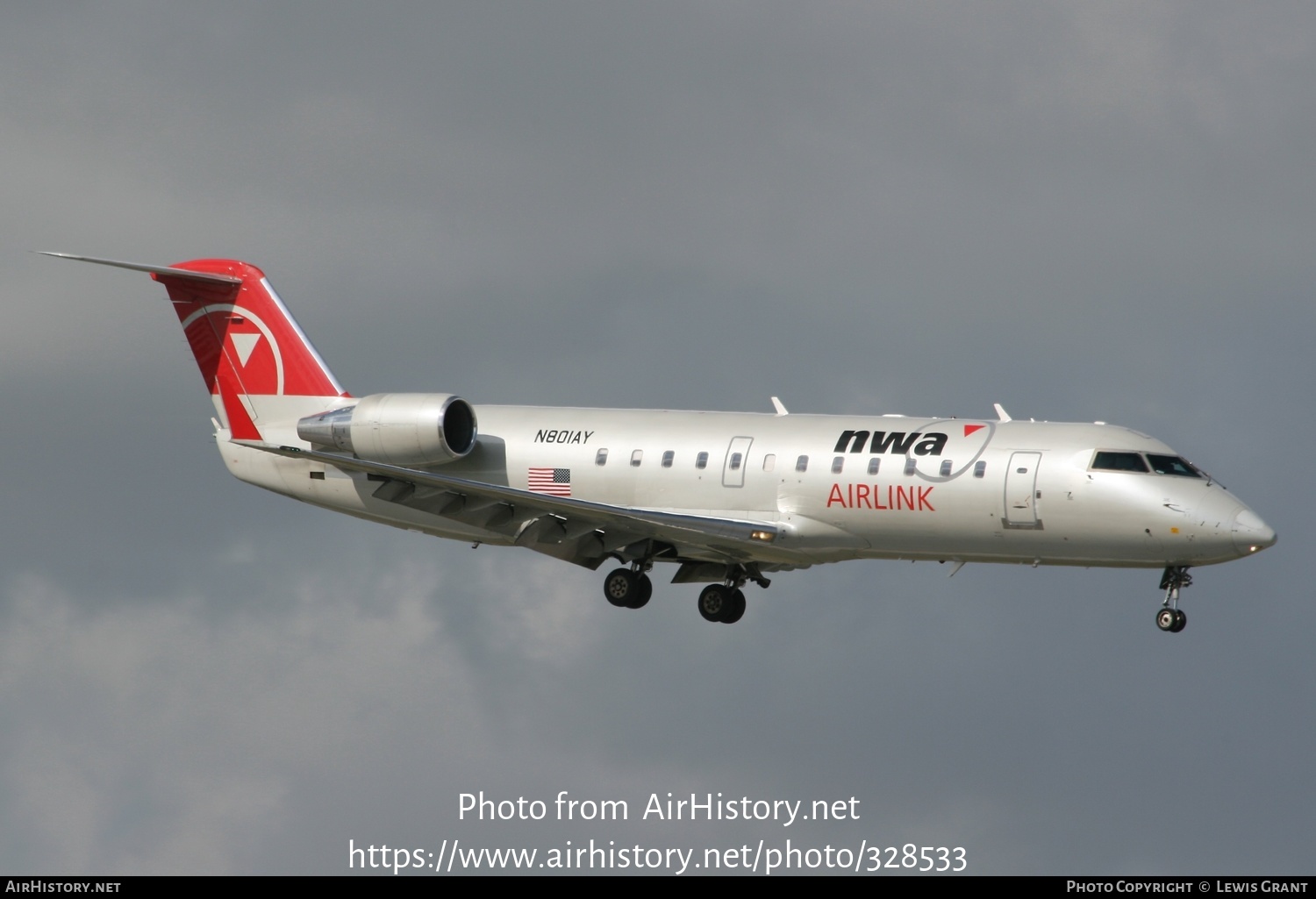 Aircraft Photo of N801AY | Bombardier CRJ-200LR (CL-600-2B19) | NWA Airlink | AirHistory.net #328533