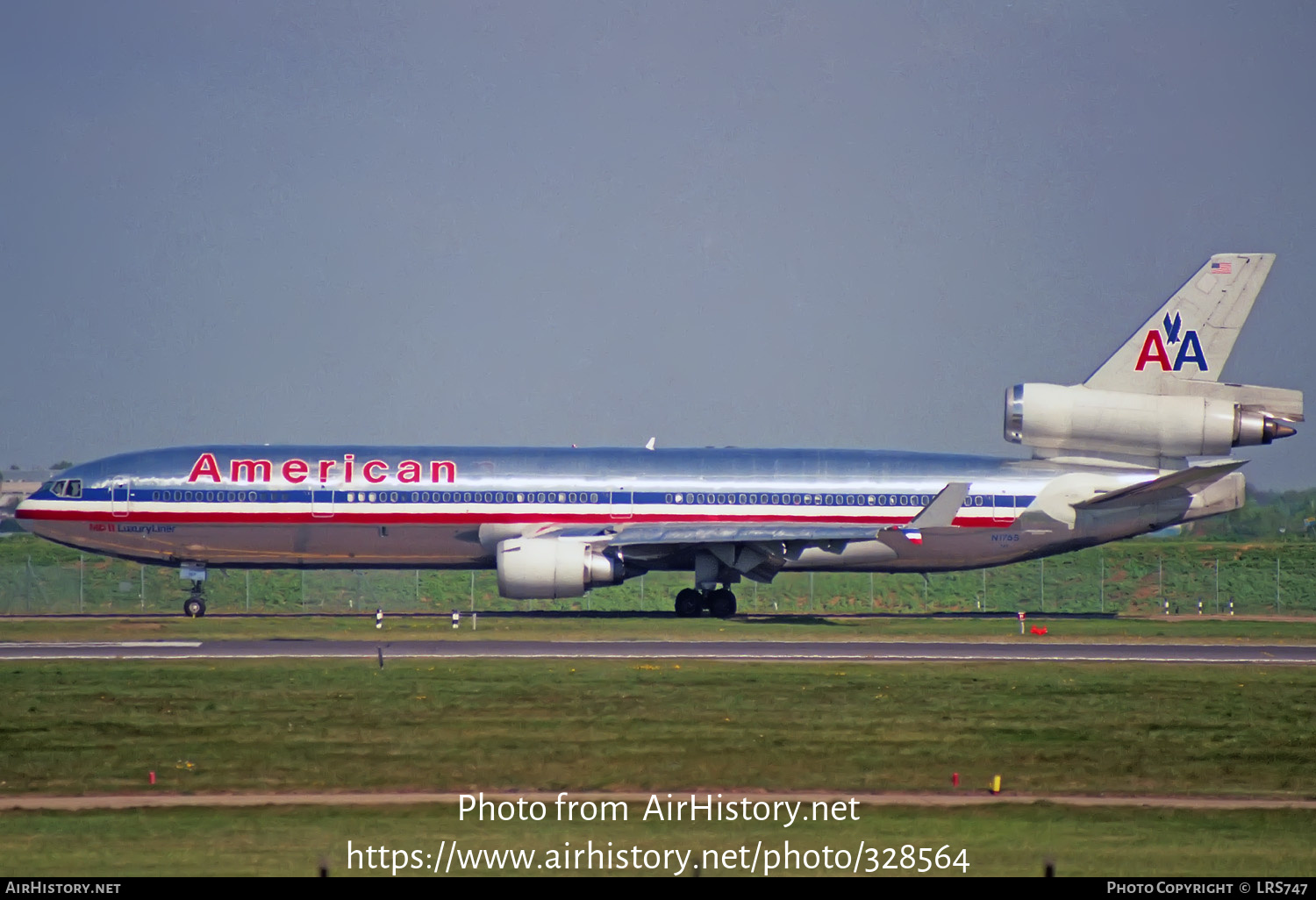 Aircraft Photo of N1755 | McDonnell Douglas MD-11 | American Airlines | AirHistory.net #328564