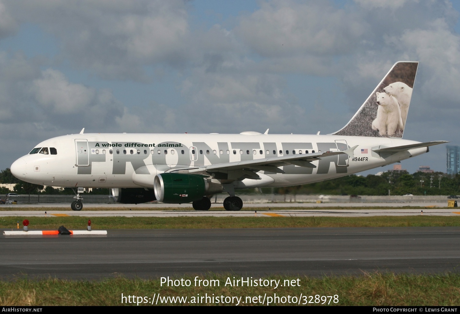 Aircraft Photo of N944FR | Airbus A319-111 | Frontier Airlines | AirHistory.net #328978