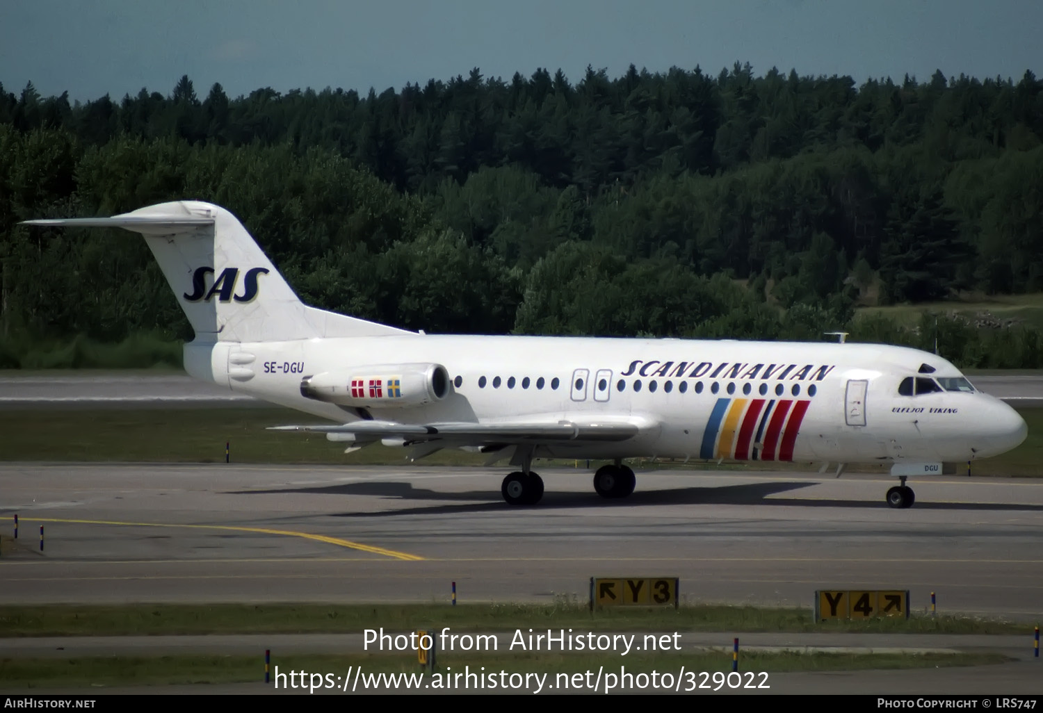 Aircraft Photo of SE-DGU | Fokker F28-4000 Fellowship | Scandinavian Airlines - SAS | AirHistory.net #329022