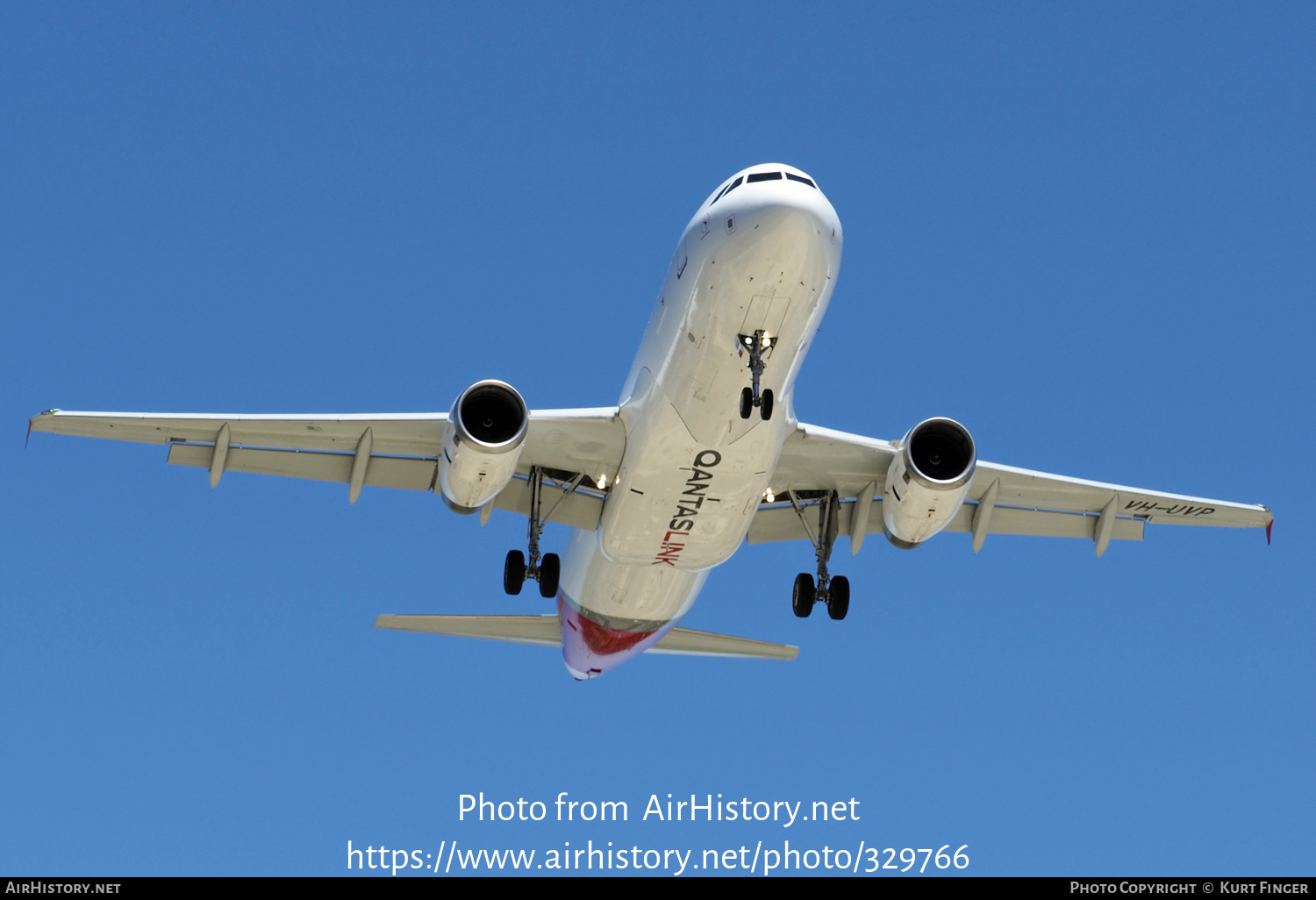 Aircraft Photo of VH-UVP | Airbus A320-232 | QantasLink | AirHistory.net #329766