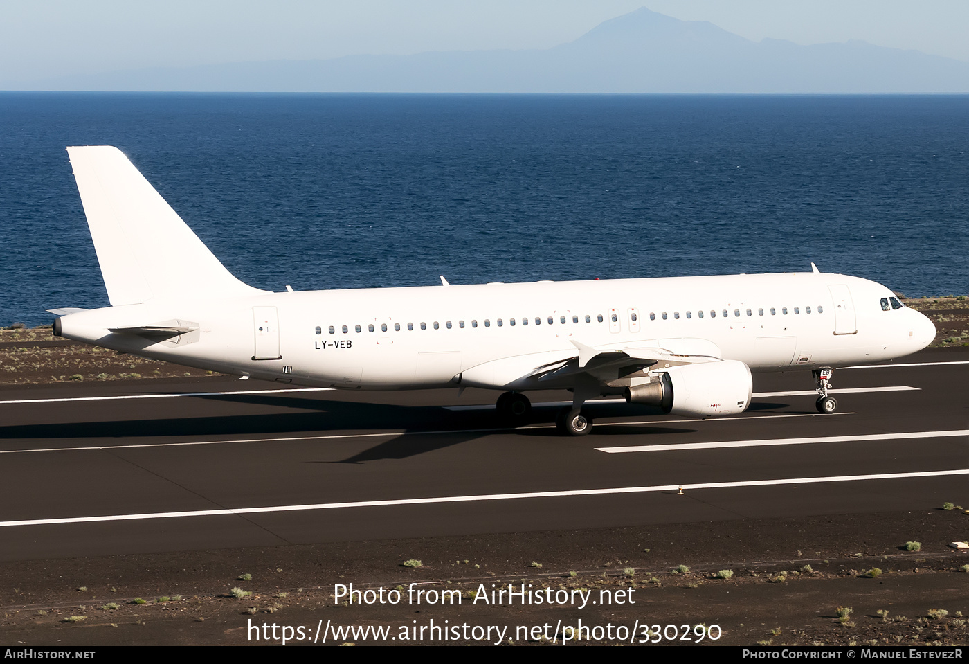 Aircraft Photo of LY-VEB | Airbus A320-214 | AirHistory.net #330290